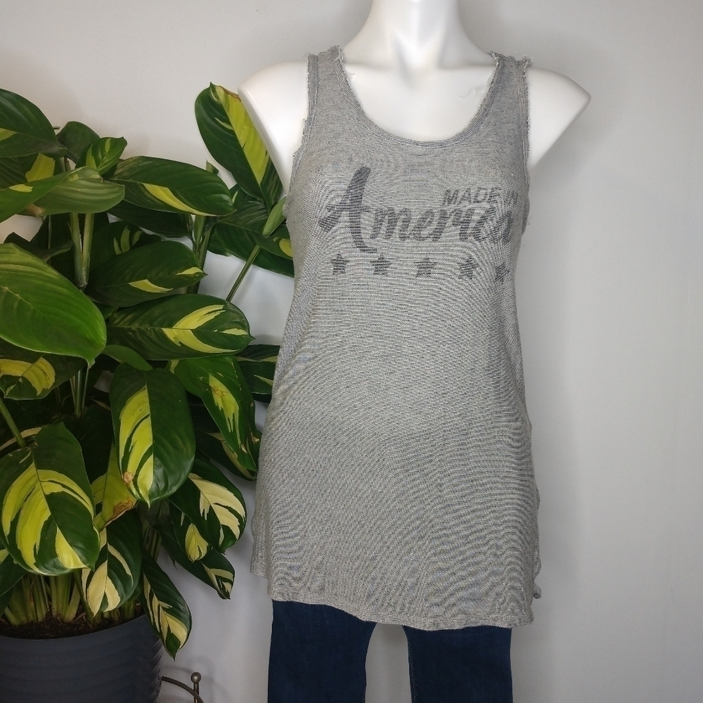 ✨3/$15 Maurices distressed Made in America tank M